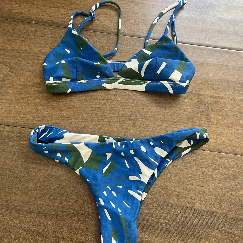 MIKOH set NWOT!!
